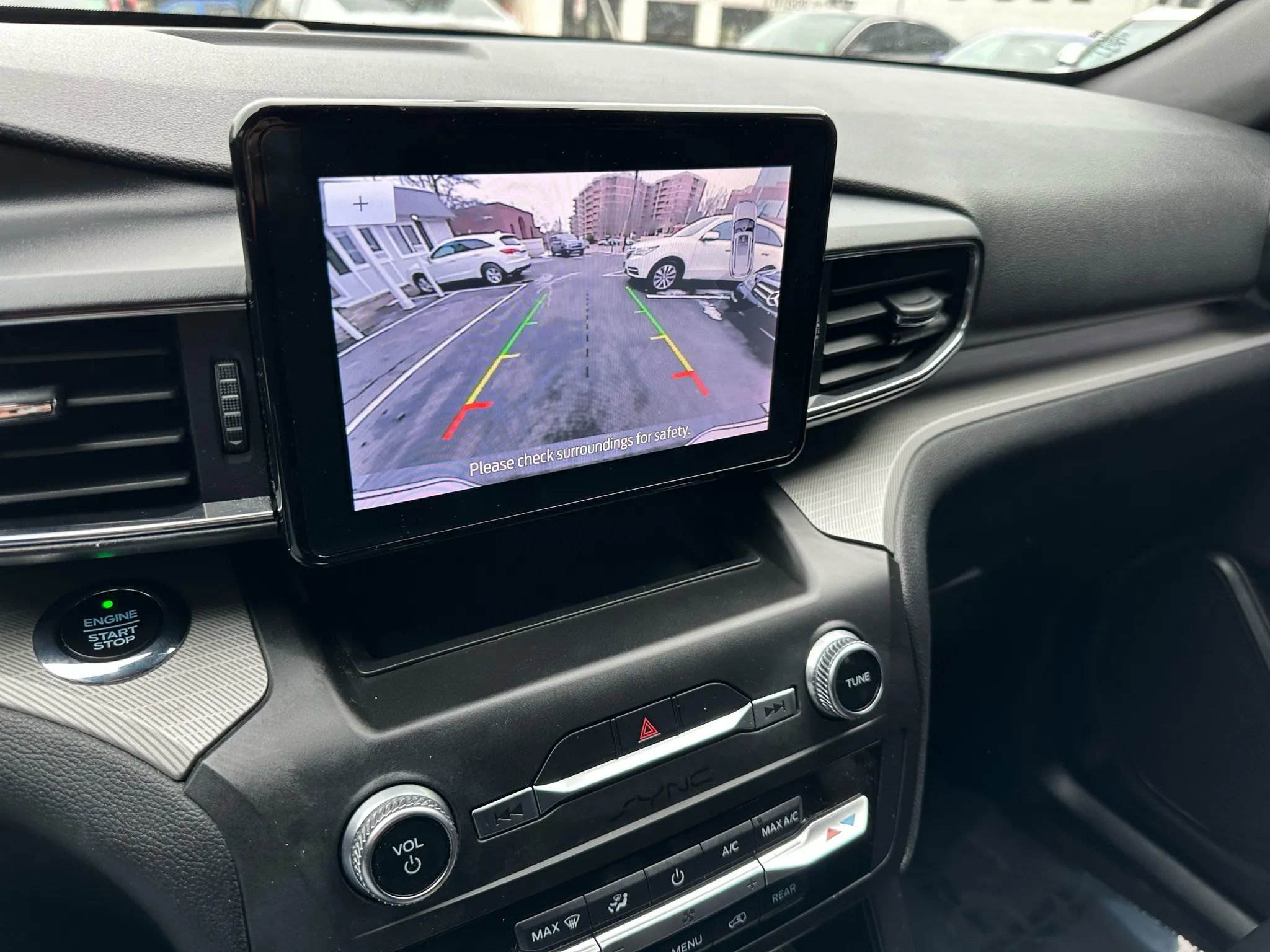 Used 2020 Ford Explorer XLT w/ Equipment Group 202A image 28