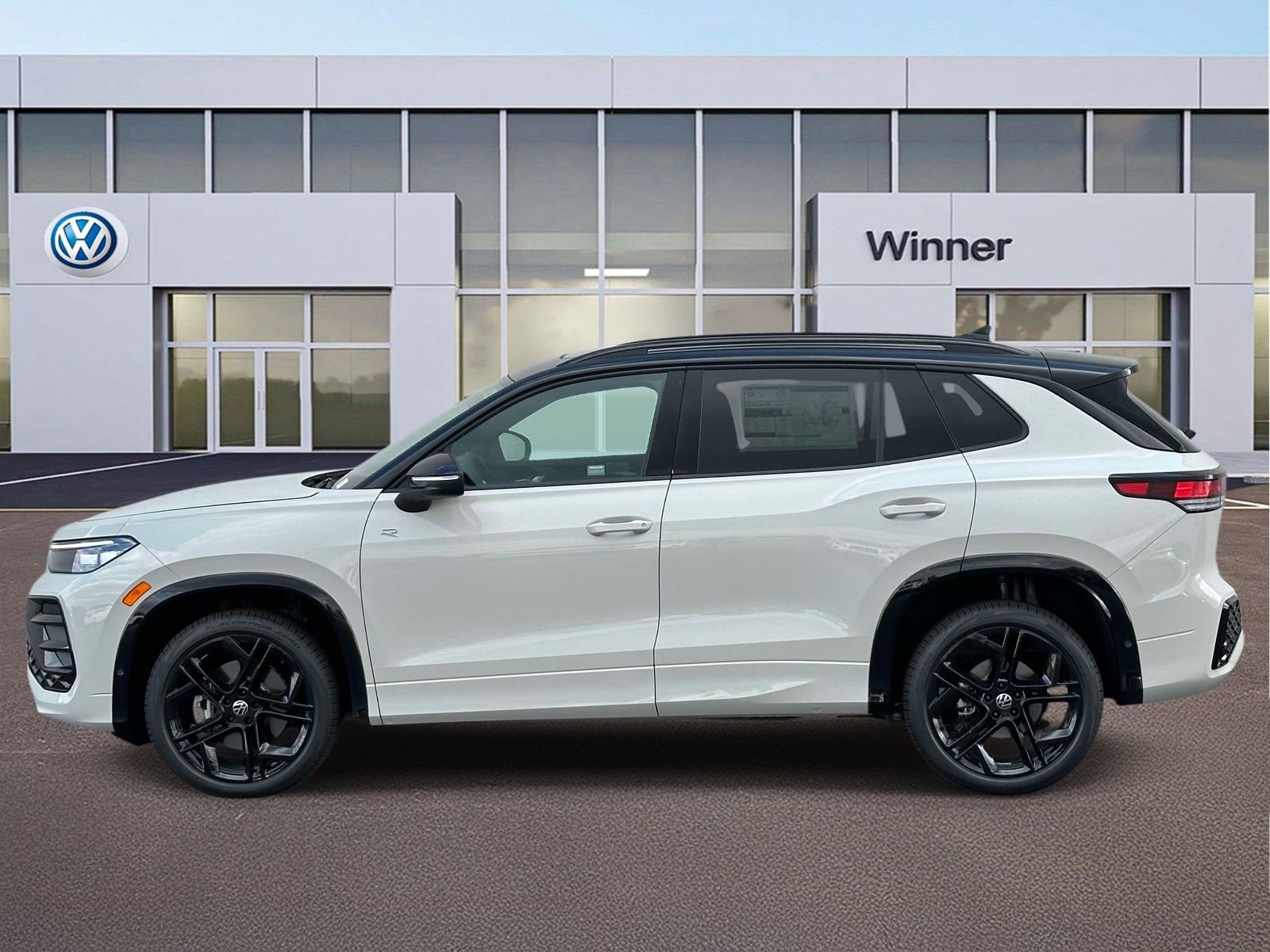 New 2026 Volkswagen Tiguan SE R-Line AWD/4WD image 2
