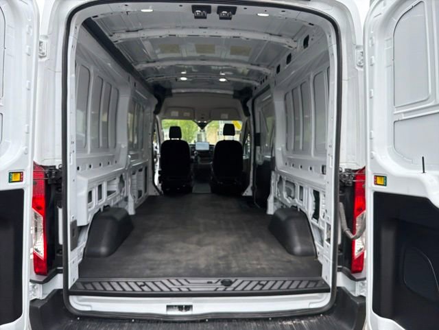 Used 2025 Ford Transit 250 148 Medium Roof RWD image 21