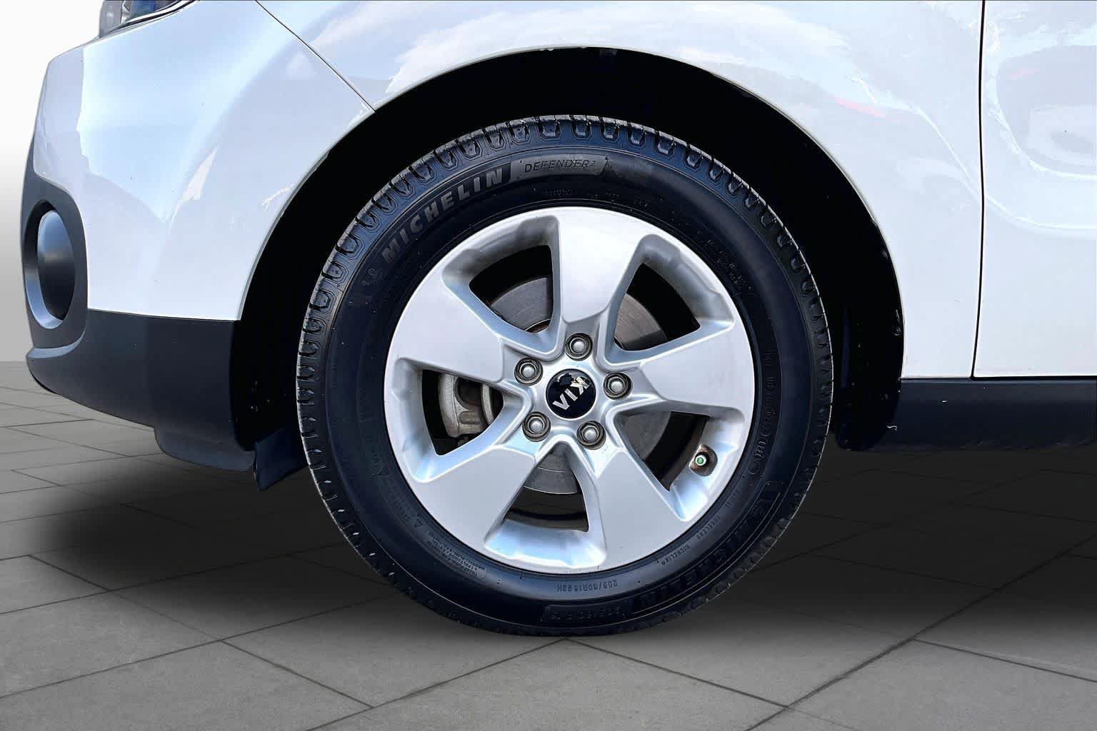 Used 2019 Kia Soul FWD image 11