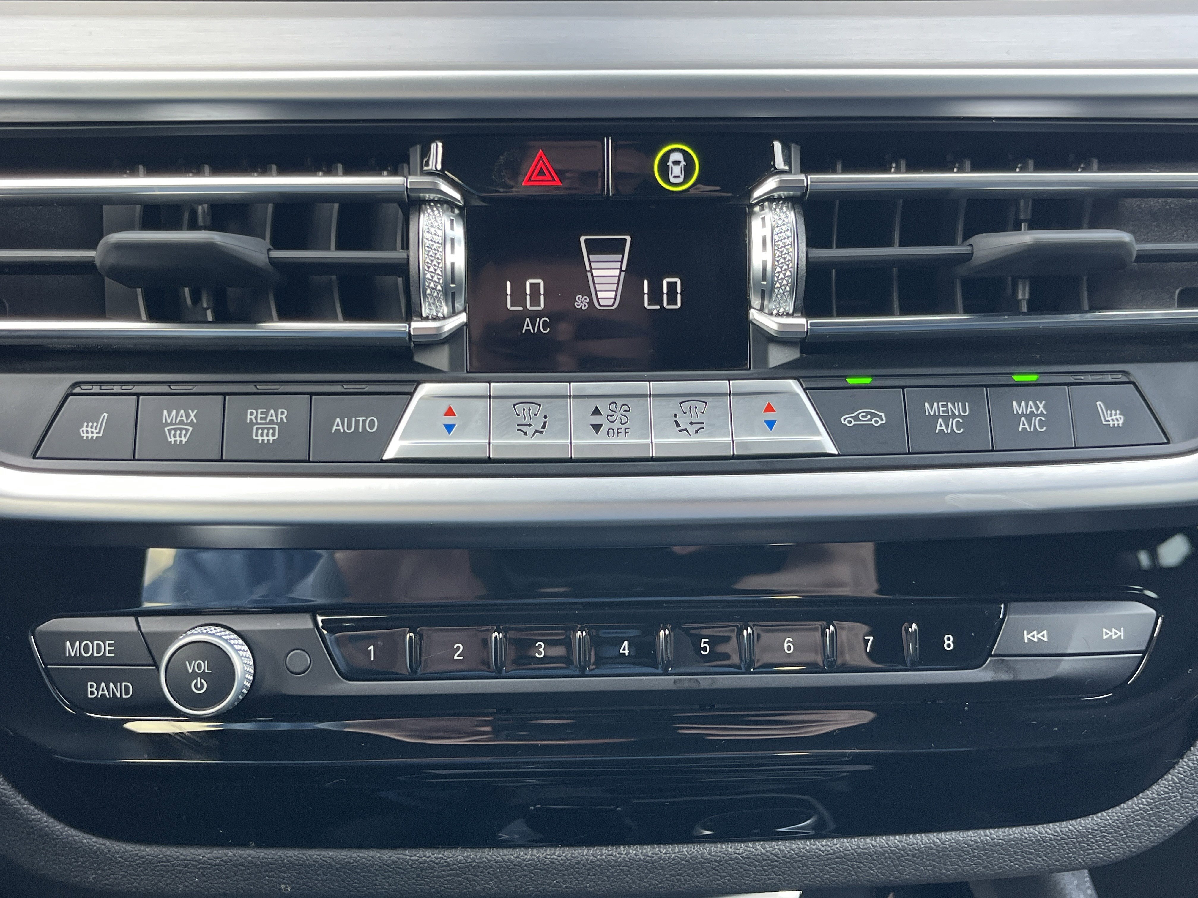 Used 2025 BMW X4 xDrive30i image 6