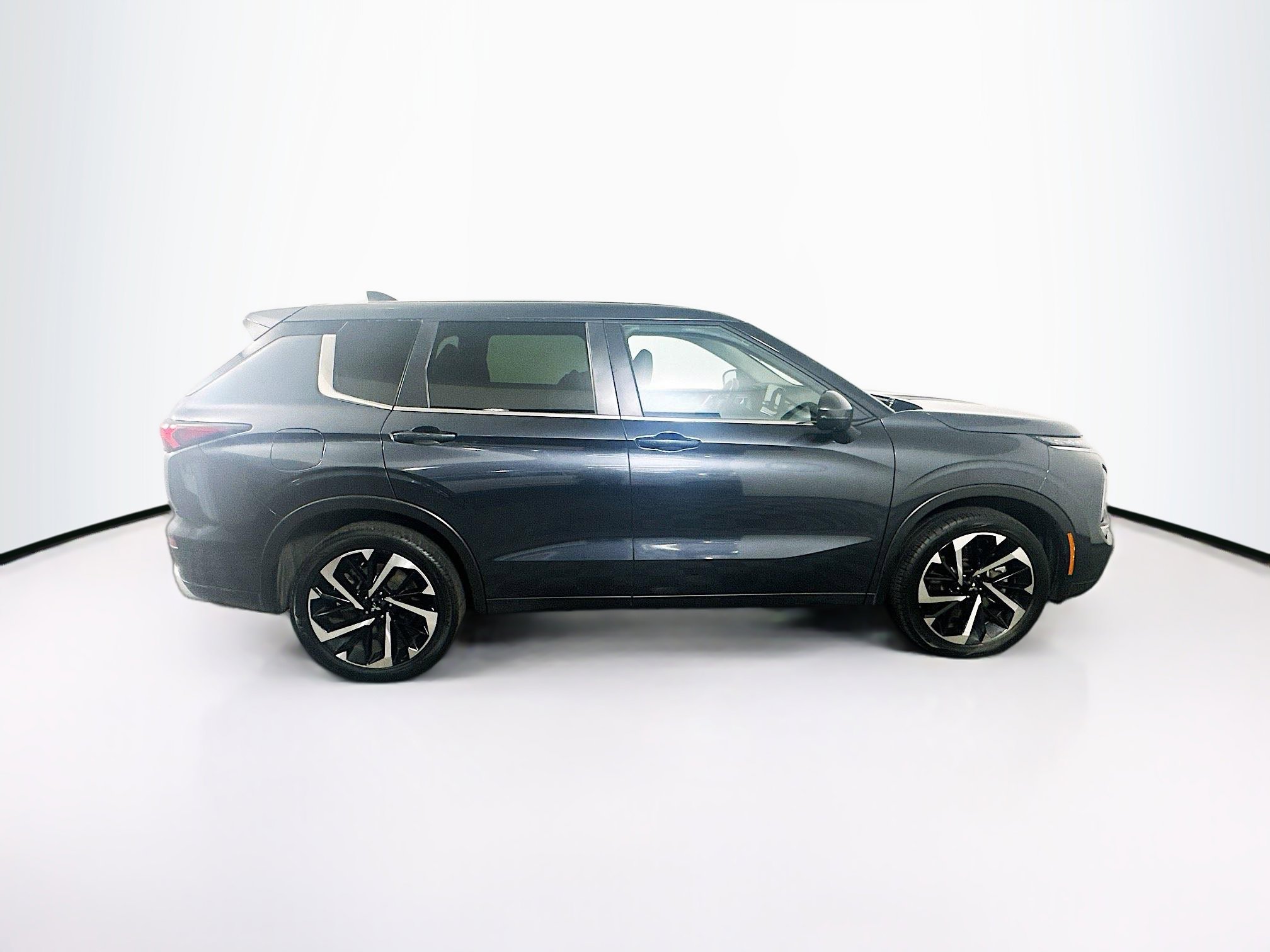 Used 2024 Mitsubishi Outlander SE FWD image 10
