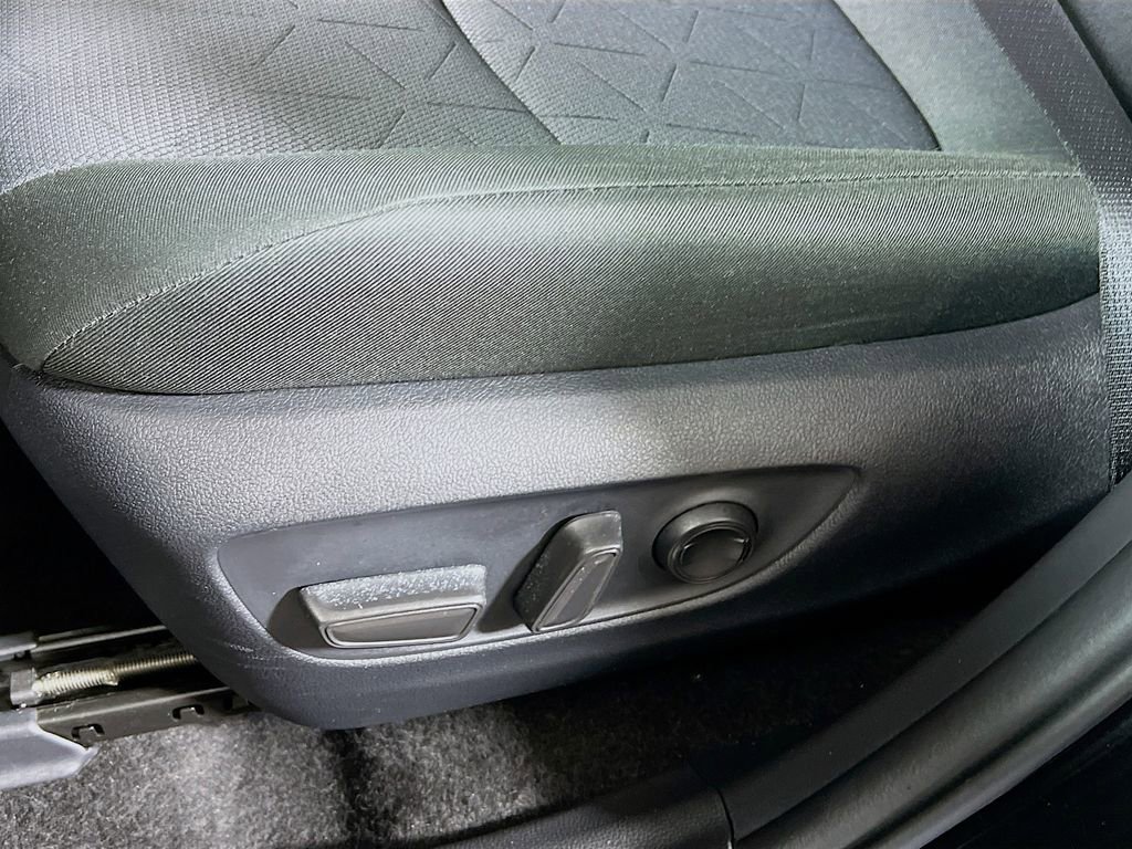 Certified 2025 Toyota RAV4 XLE image 17
