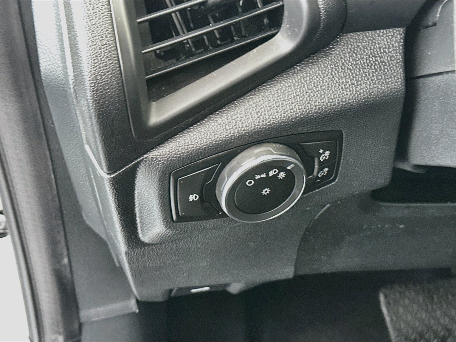 Used 2021 Ford EcoSport SE FWD image 10