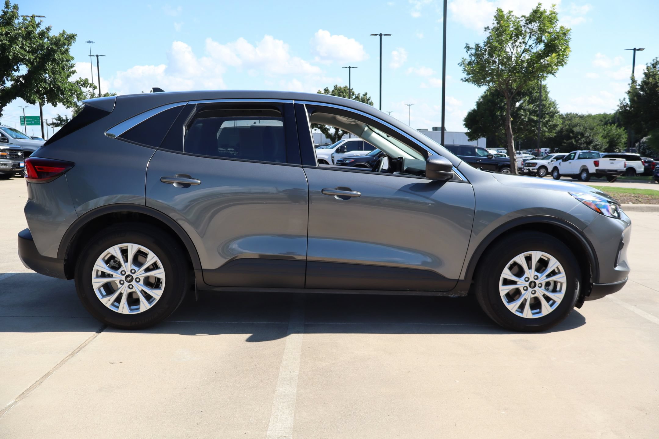 Used 2024 Ford Escape Active FWD image 2