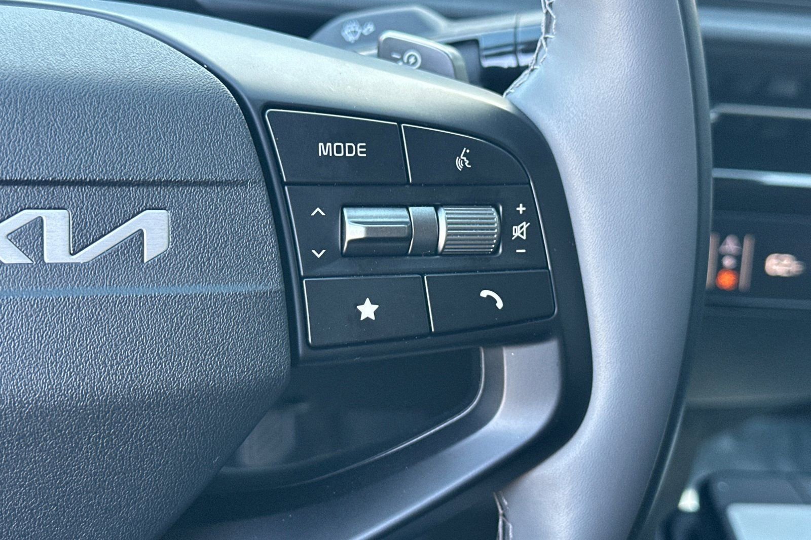 Used 2025 Kia EV6 Light image 39