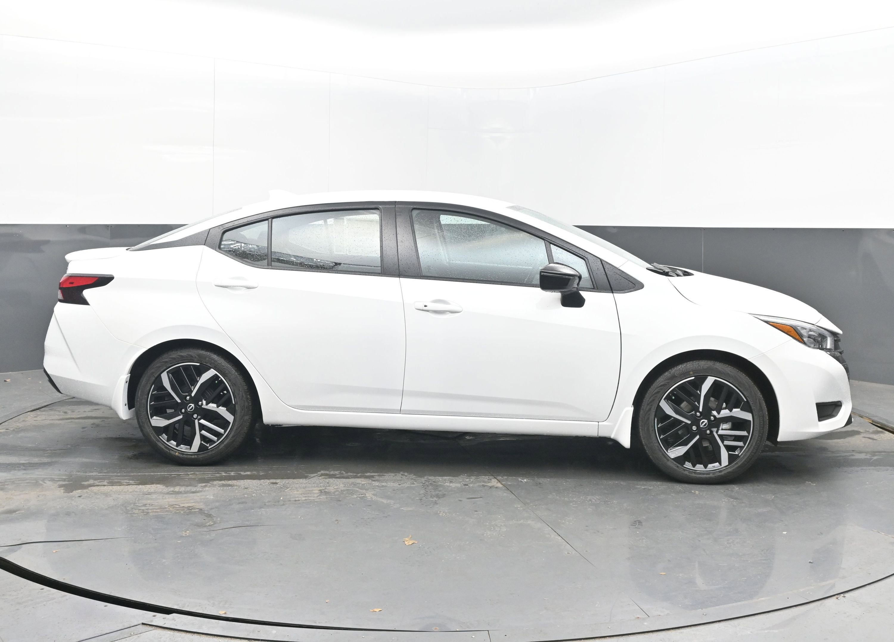 New 2025 Nissan Versa SR image 8