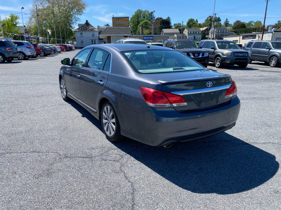 Used 2011 Toyota Avalon Limited FWD image 3