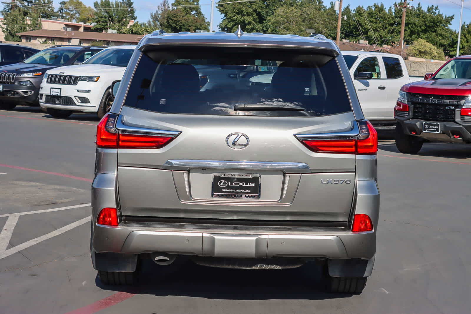 Used 2018 Lexus LX 570 4WD image 3