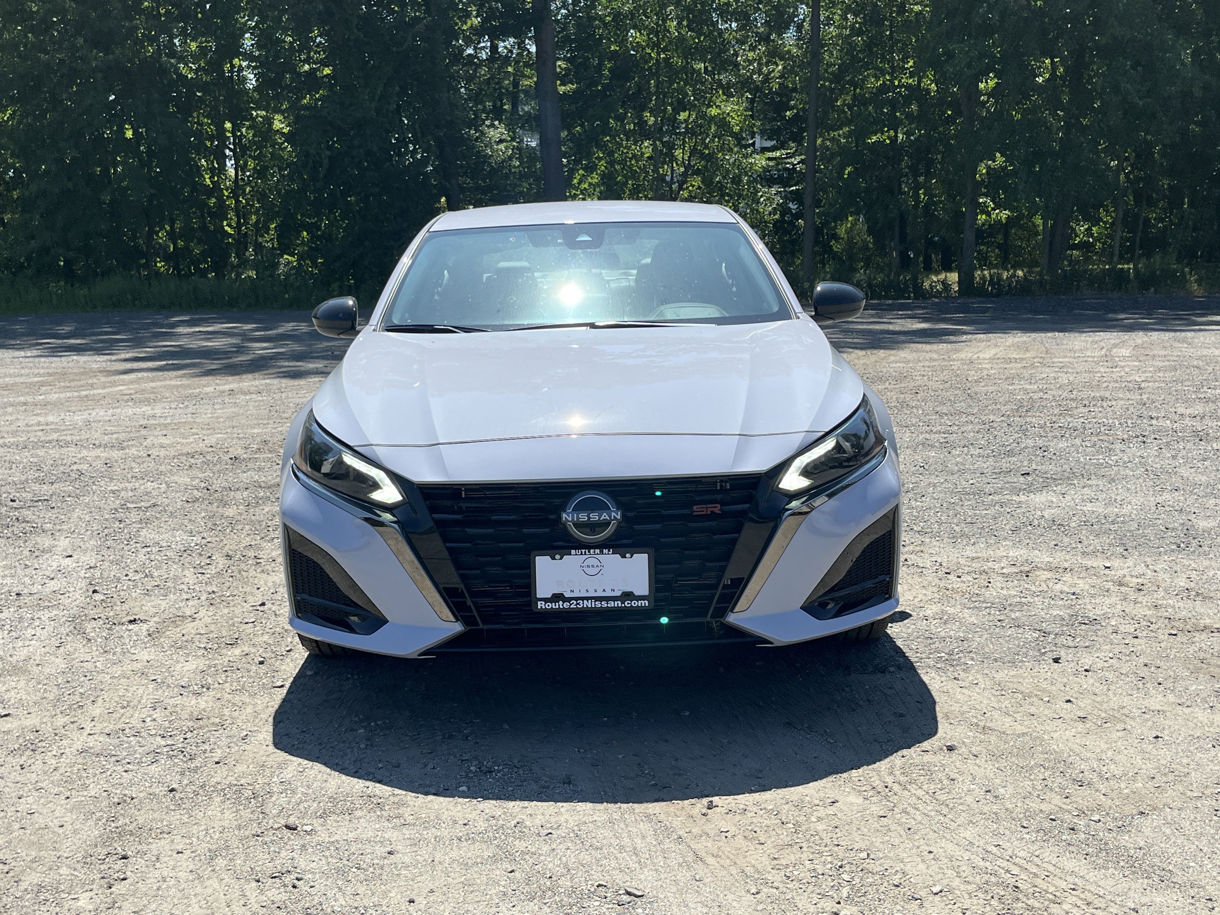 New 2025 Nissan Altima 2.5 SR image 2