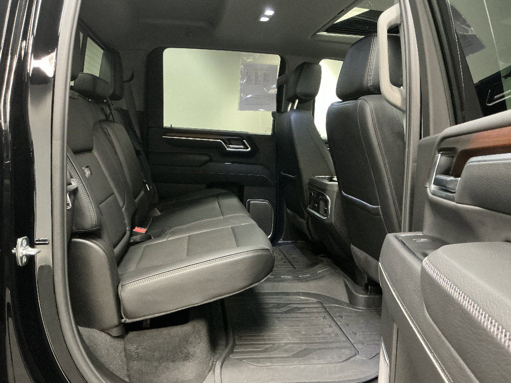 Used 2025 GMC Sierra 3500 Denali w/ Denali Reserve Package AWD/4WD image 36