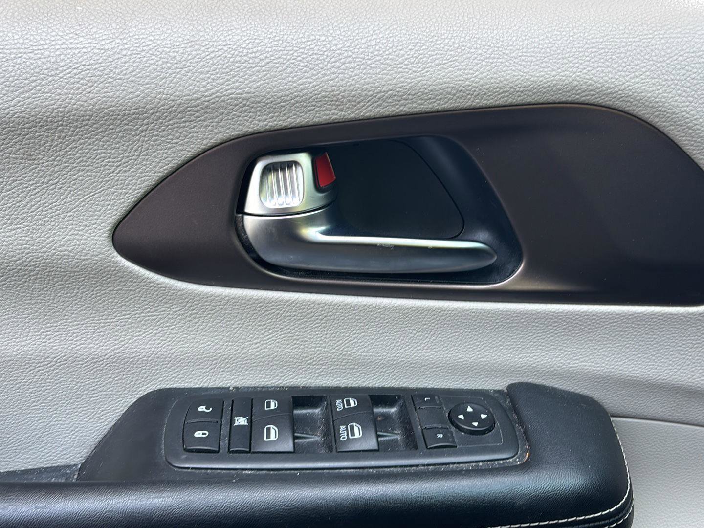 Used 2021 Chrysler Voyager Lxi FWD image 11
