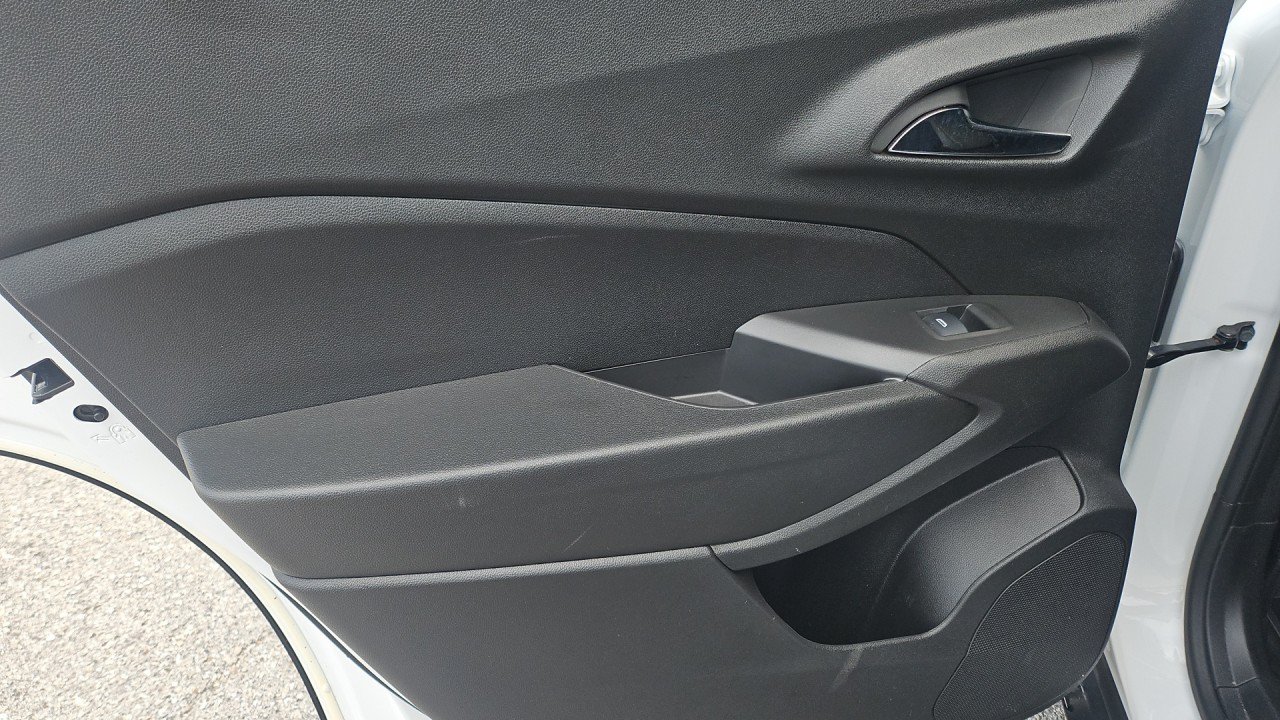 Used 2024 Chevrolet Trax ACTIV w/ Sunroof Package FWD image 14