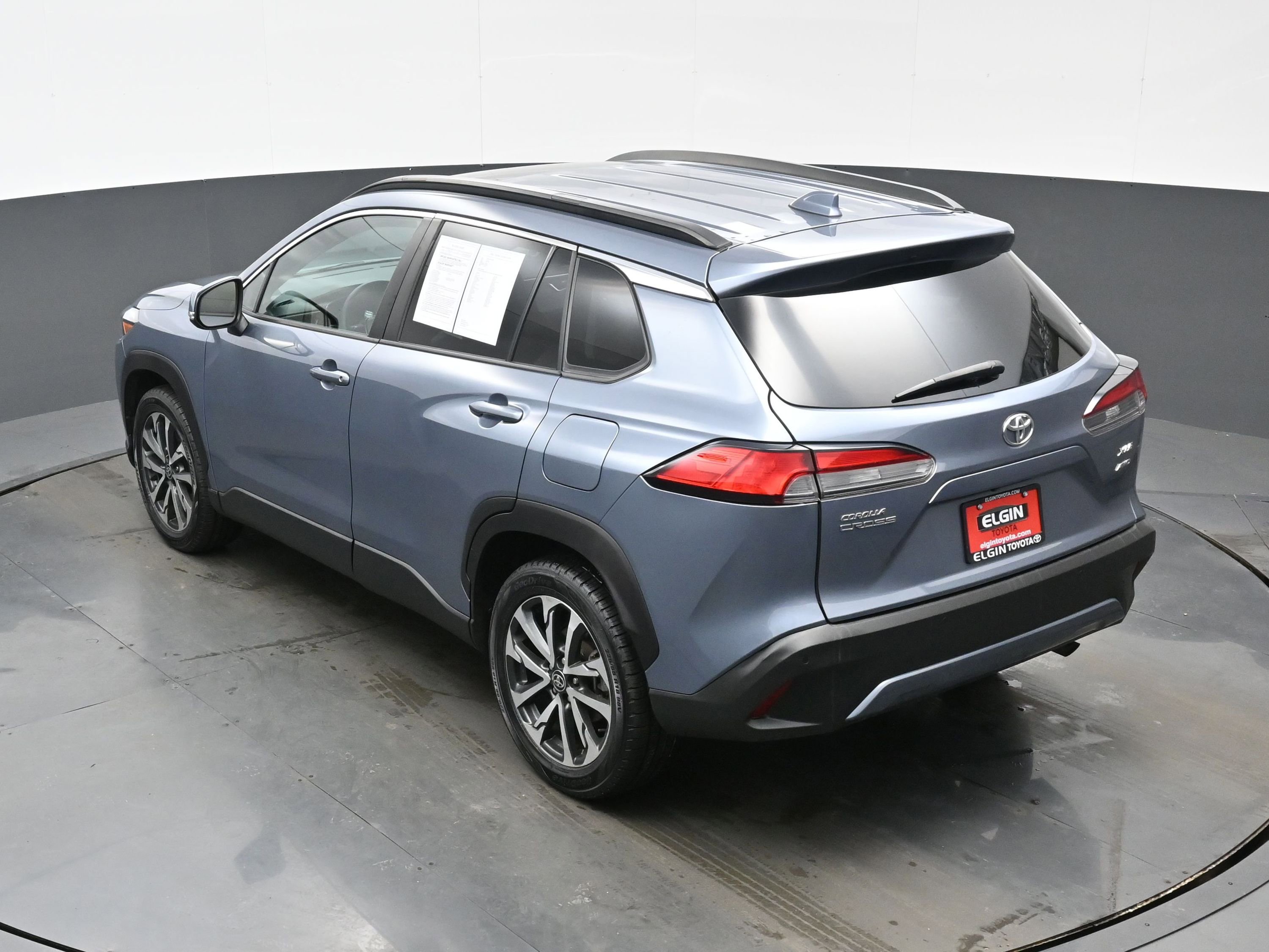 Used 2022 Toyota Corolla Cross XLE image 40