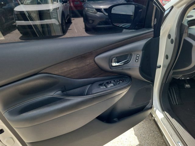 Certified 2024 Nissan Murano Platinum w/ Cargo Package FWD image 21