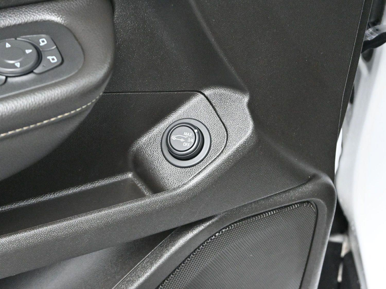 Used 2019 GMC Terrain Denali w/ Driver Alert Package II image 14