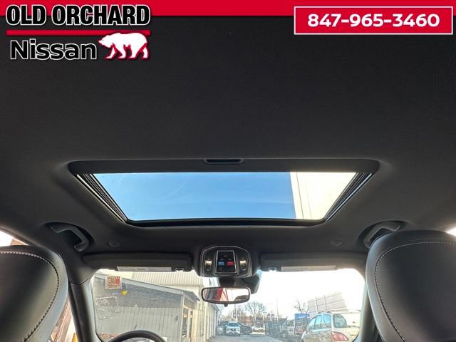 Used 2023 Jeep Grand Cherokee Altitude AWD/4WD image 15