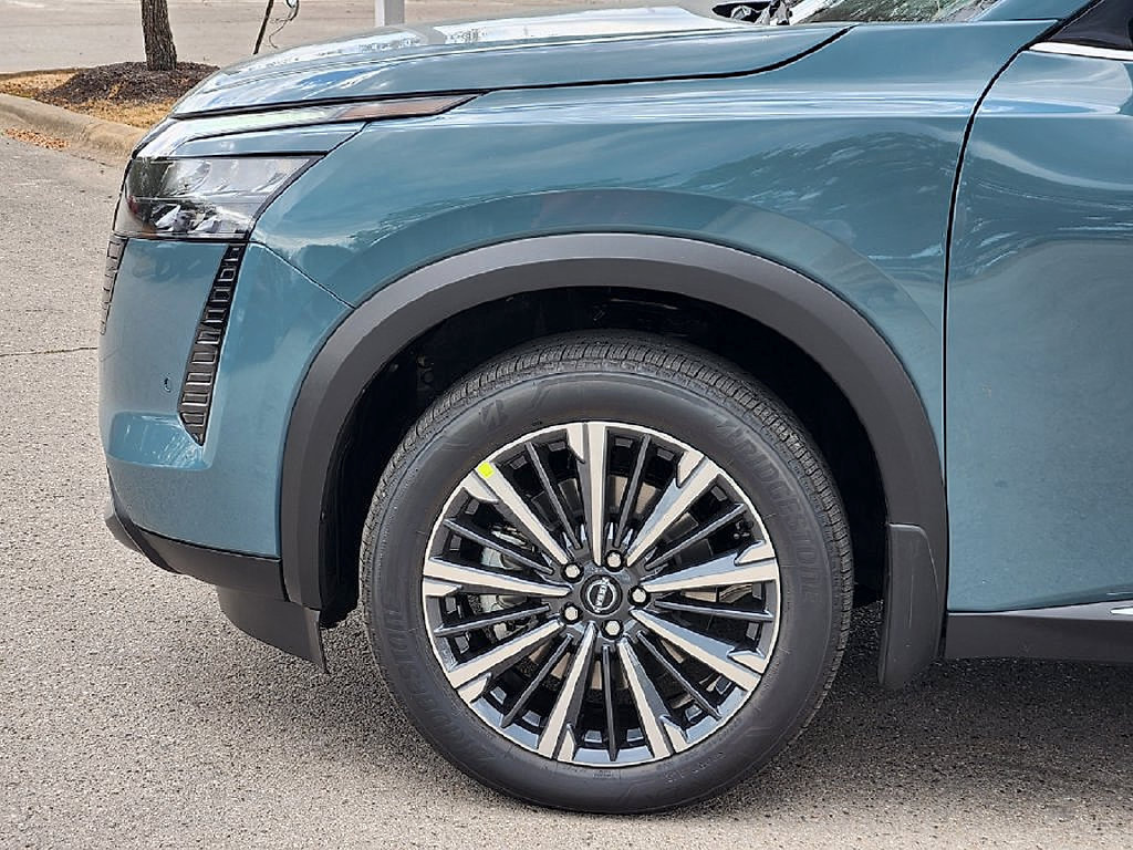 New 2026 Nissan Pathfinder Platinum w/ Accent Package FWD image 9