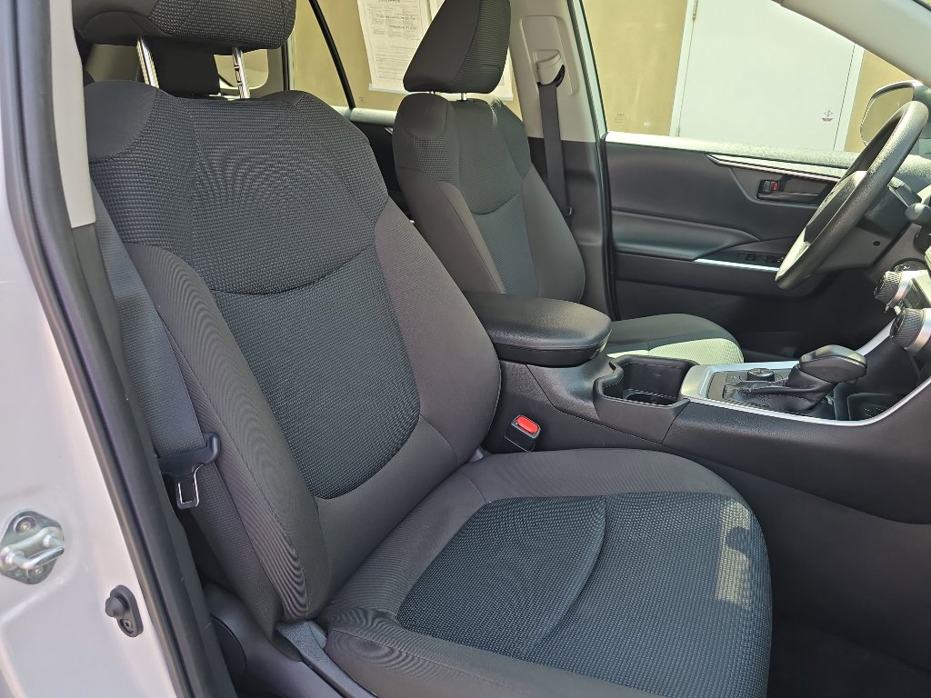 Used 2023 Toyota RAV4 LE image 22