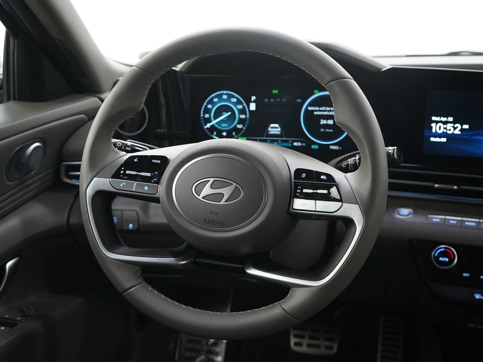 Used 2025 Hyundai Elantra SEL FWD image 16