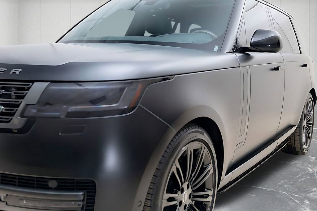 Used 2025 Land Rover Range Rover Long Wheelbase Autobiography image 4