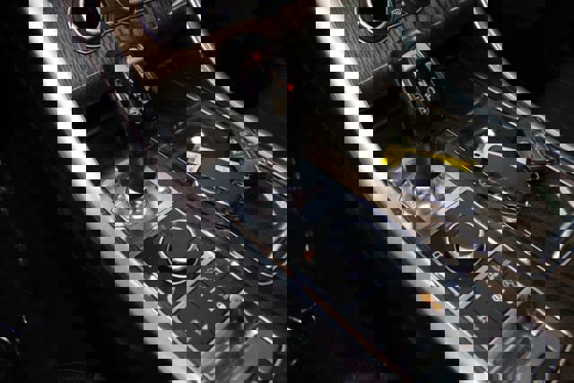 Used 2016 Land Rover Range Rover Sport SE image 14