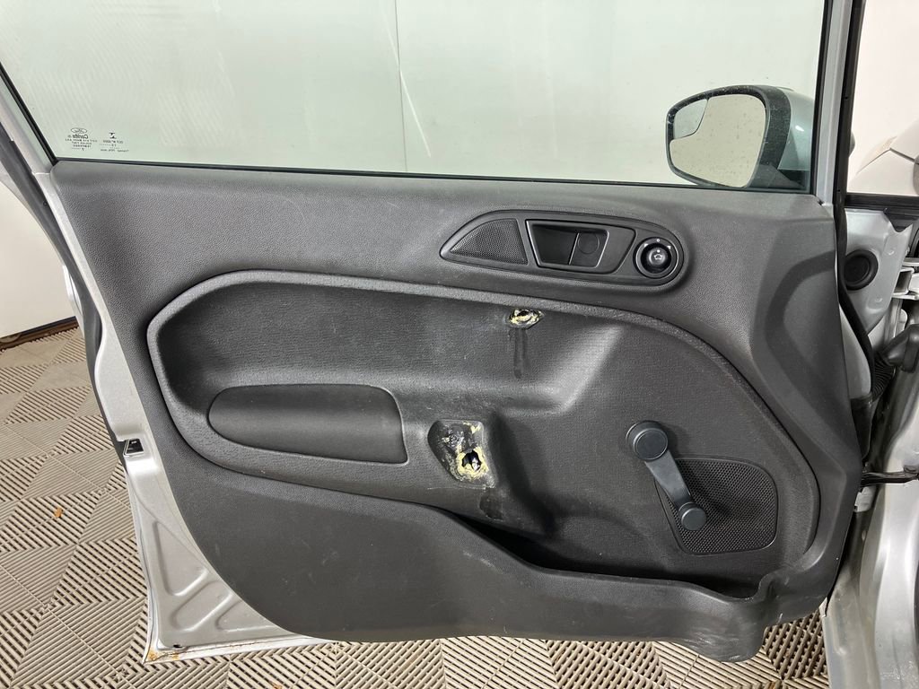 Used 2016 Ford Fiesta S image 25