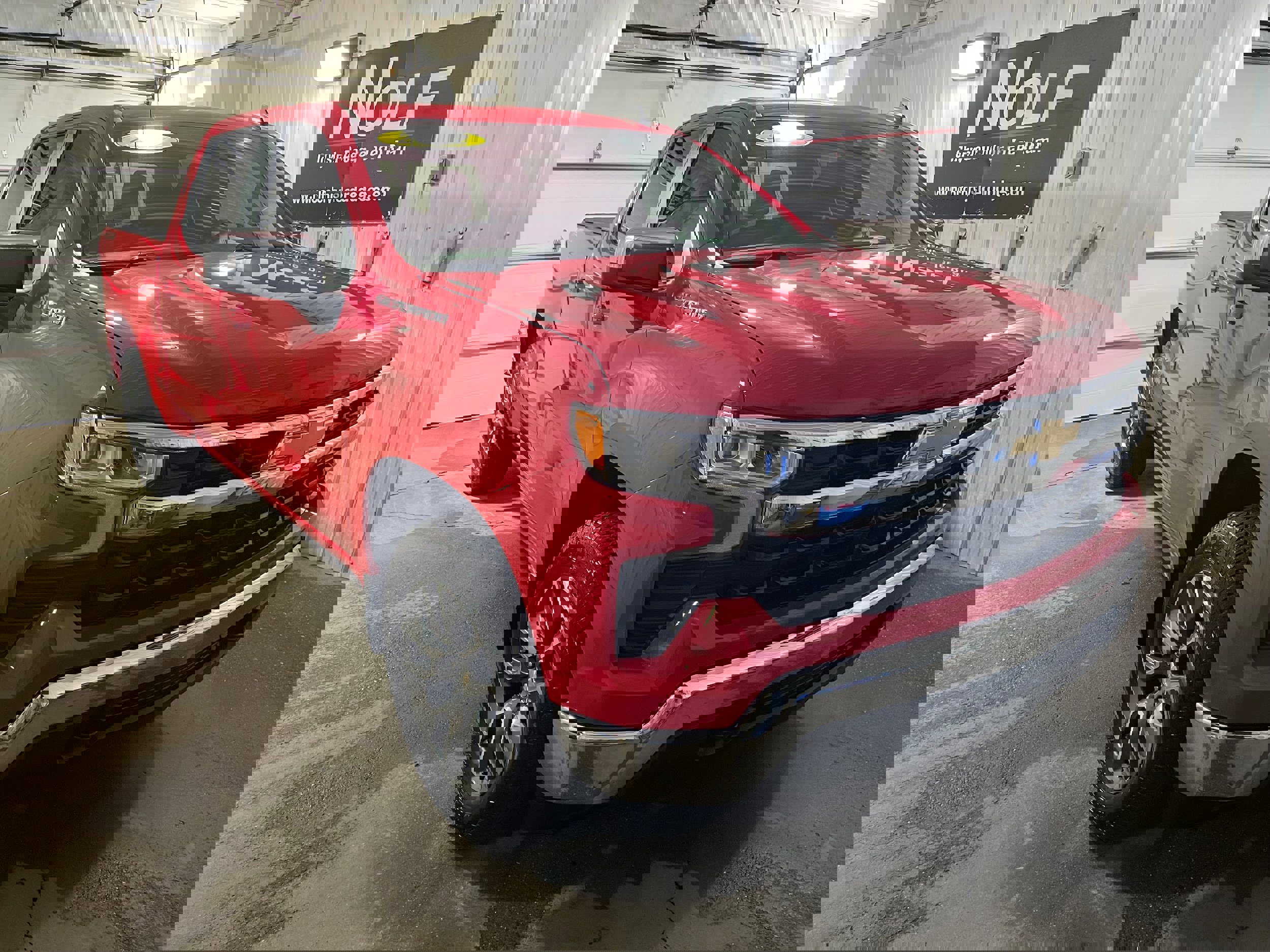 Used 2022 Chevrolet Silverado 1500 LT image 2