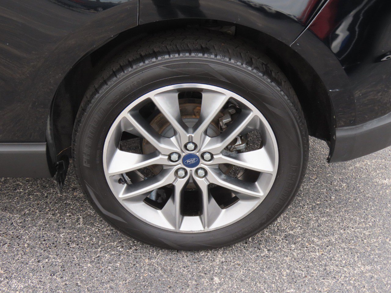 Used 2017 Ford Edge Titanium w/ Technology Package FWD image 18