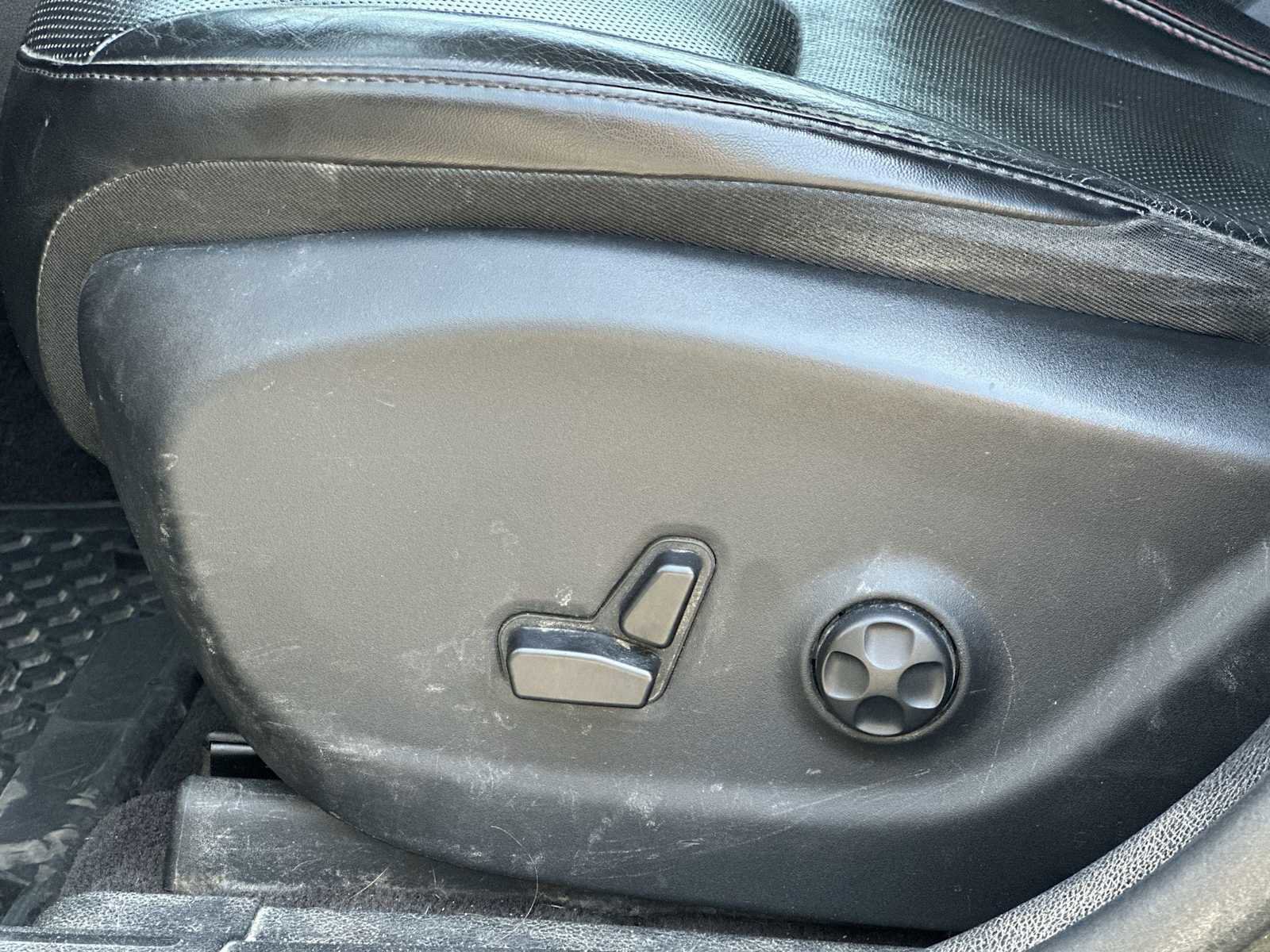 Used 2019 Jeep Cherokee Trailhawk image 14