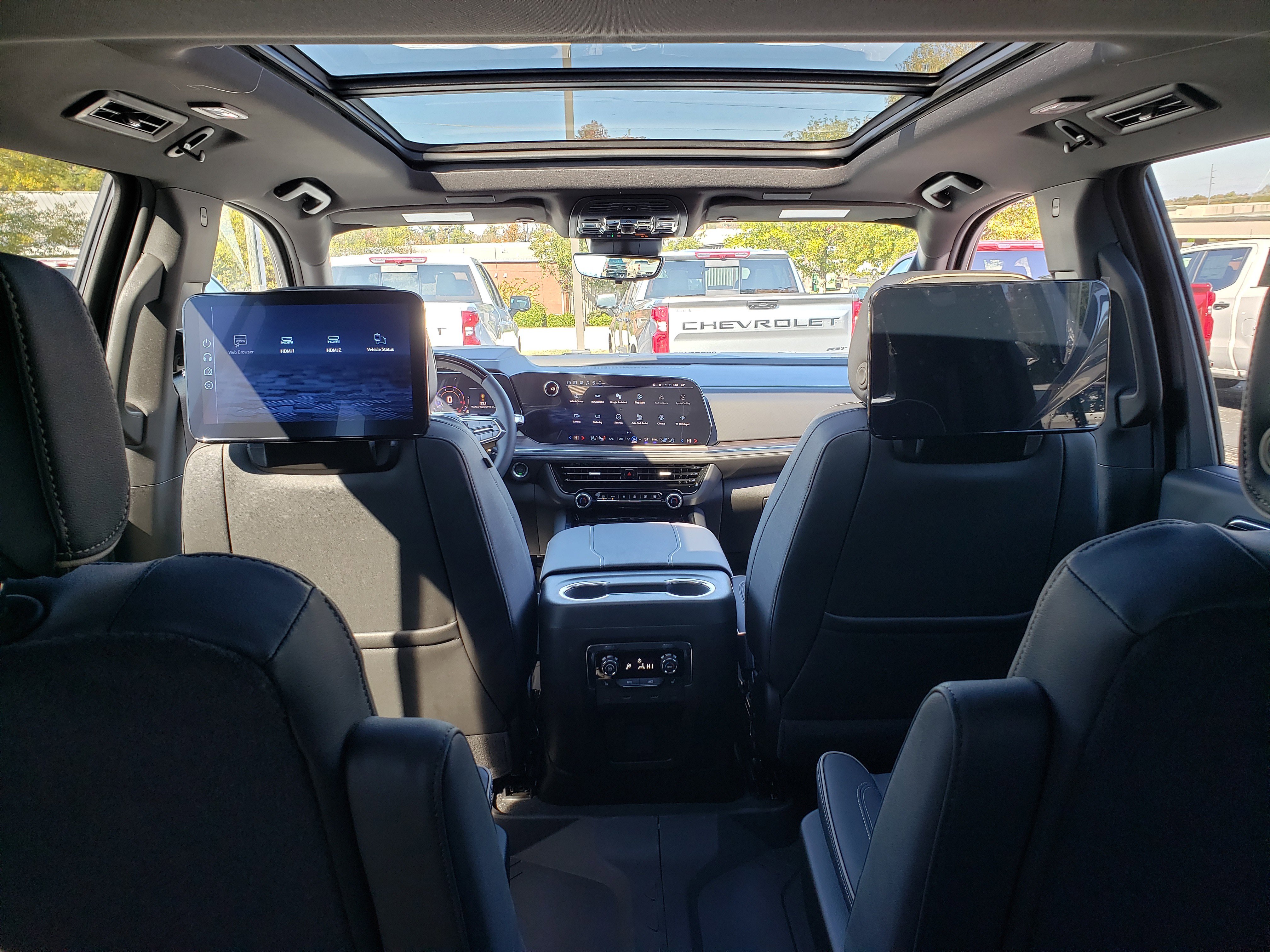 New 2026 Chevrolet Suburban Premier image 32