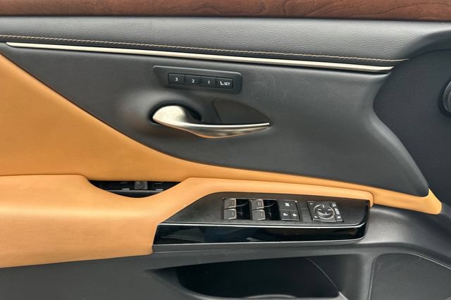 Used 2023 Lexus ES 350 w/ Premium Package FWD image 12