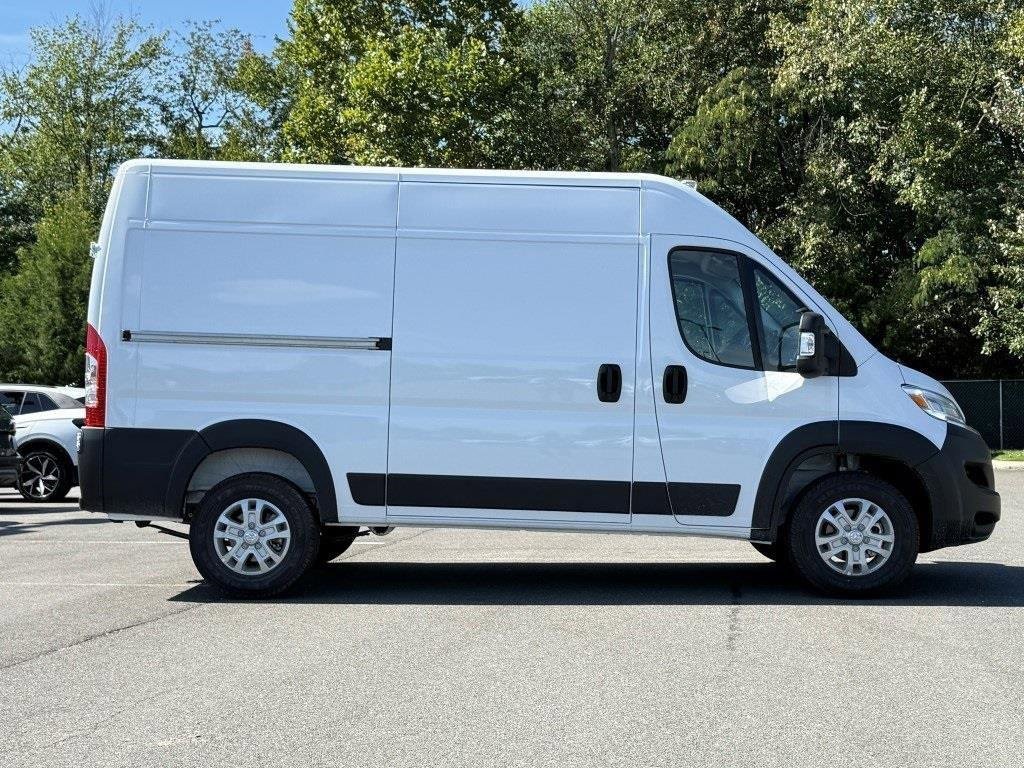 New 2025 RAM ProMaster 1500 w/ Quick Order Package 22G SLT image 2