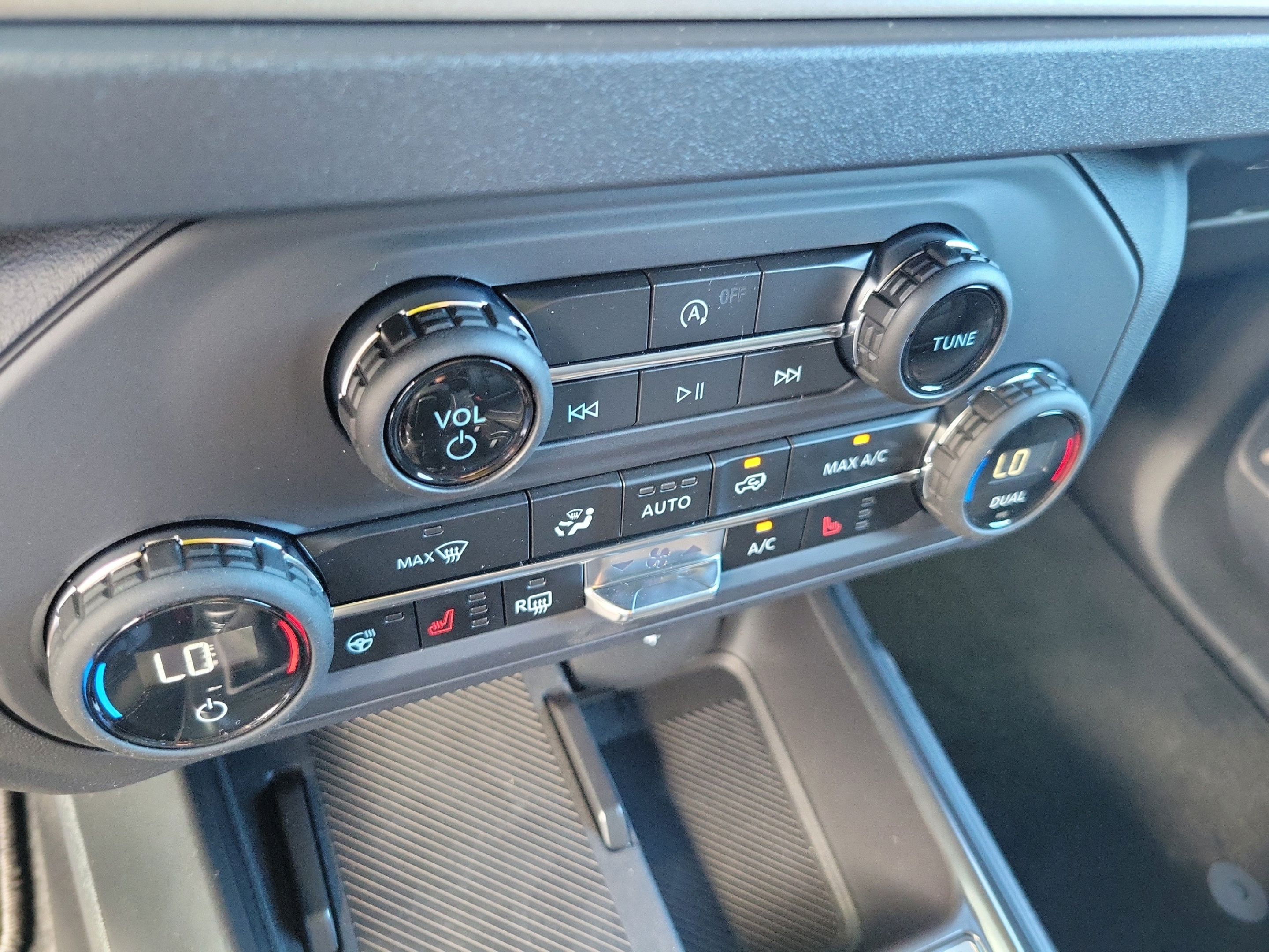 New 2026 Ford Bronco Outer Banks AWD/4WD image 17