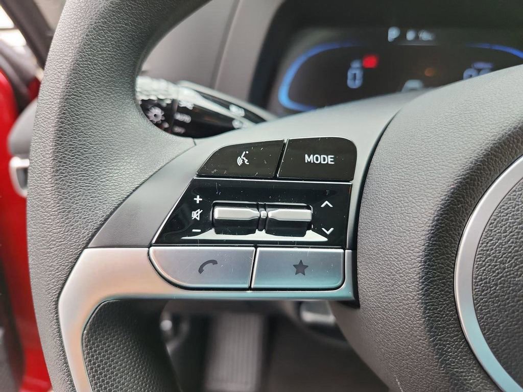 Certified 2024 Hyundai Elantra SE FWD image 29