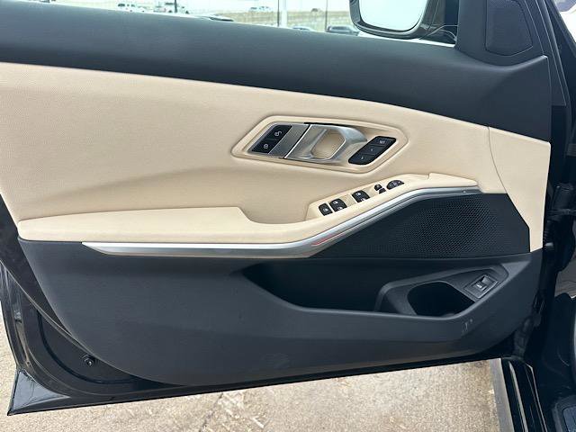 Certified 2021 BMW 330i xDrive Sedan w/ Convenience Package image 16