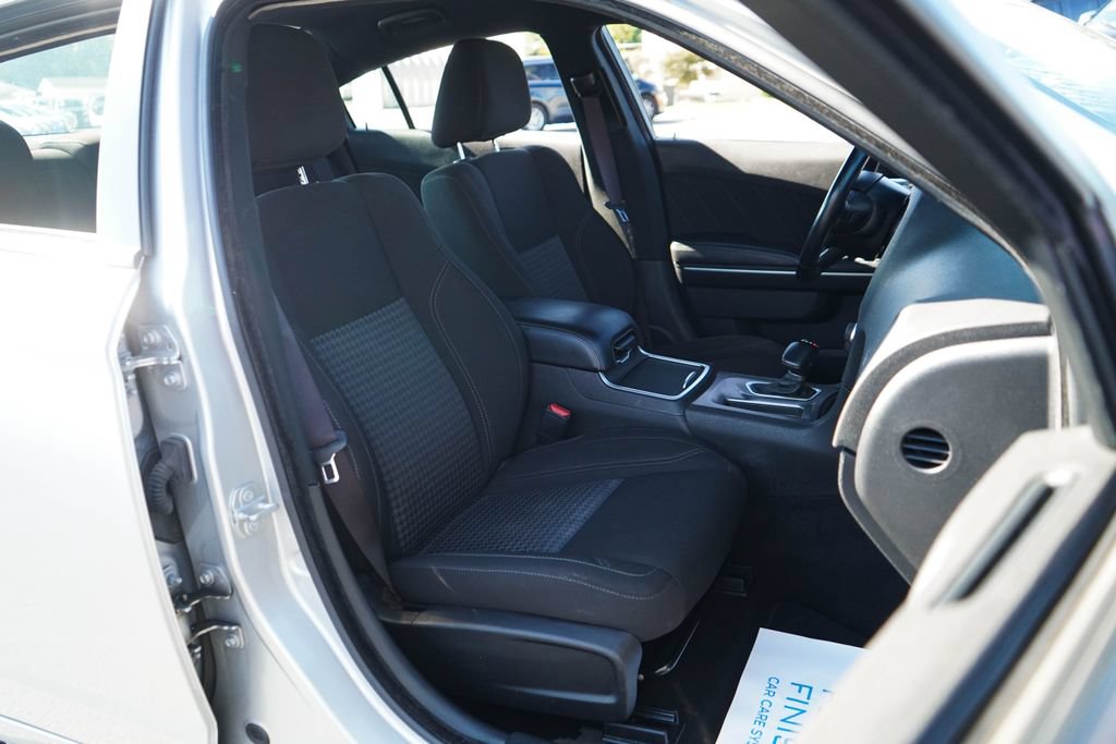 Used 2023 Dodge Charger SXT RWD image 12