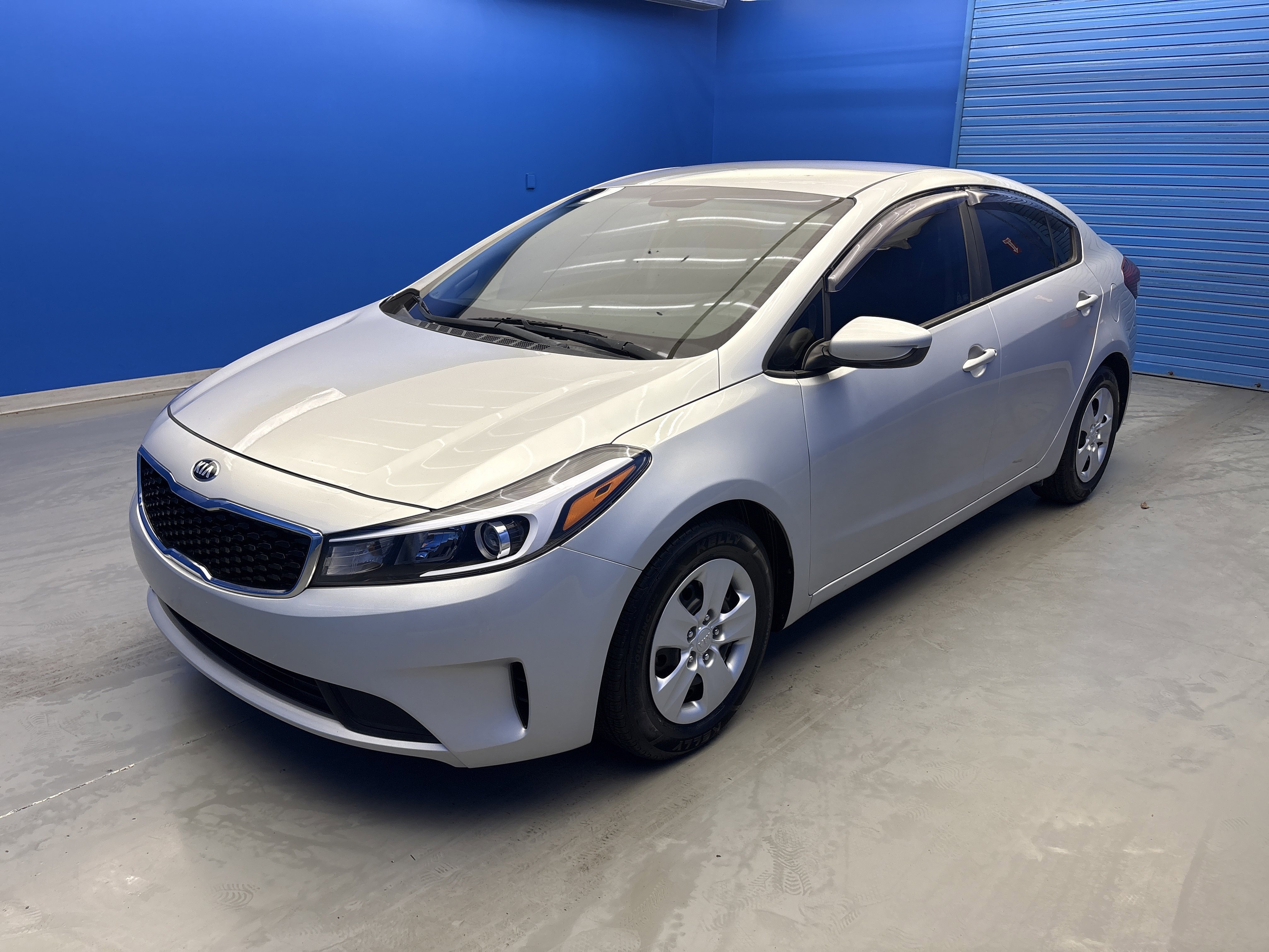 Used 2017 Kia Forte LX FWD image 4