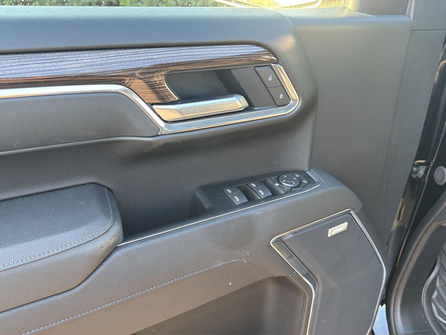 Used 2026 Chevrolet Silverado 1500 LT Trail Boss w/ LT Trail Boss Premium Package AWD/4WD image 6