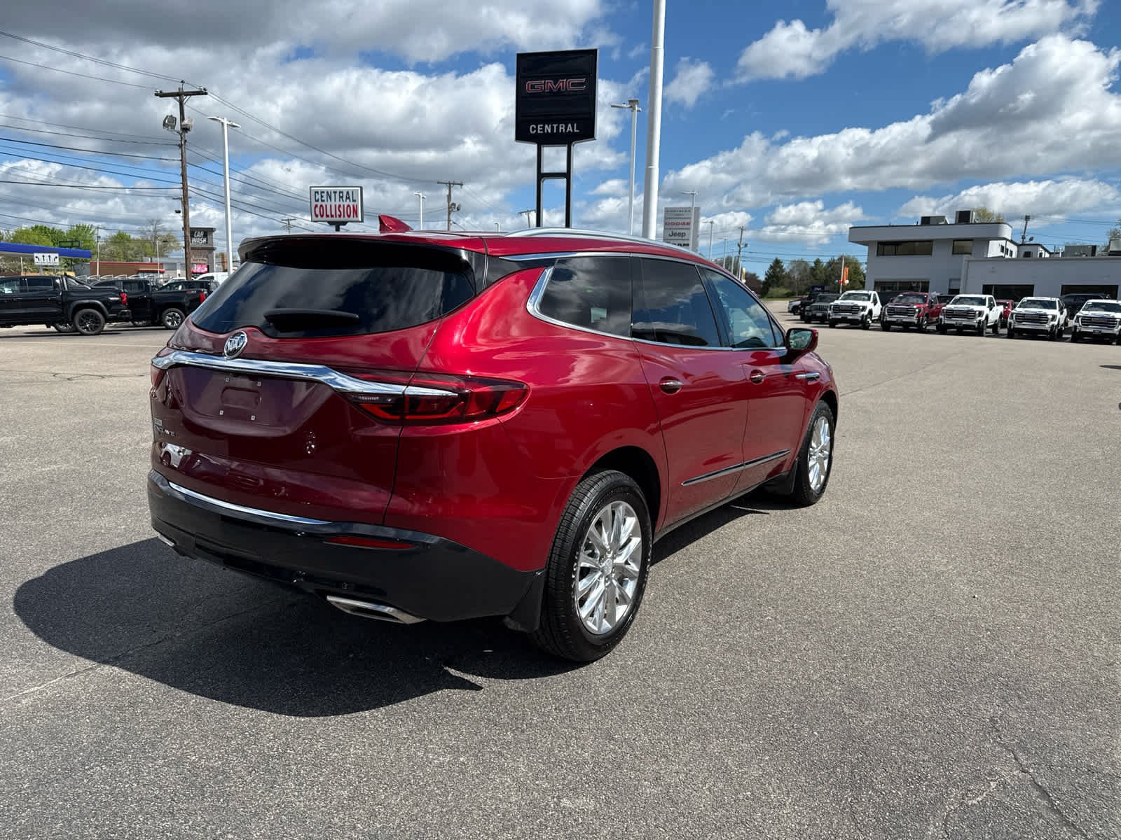 Certified 2020 Buick Enclave Premium w/ Sun and Sites Package AWD/4WD image 5