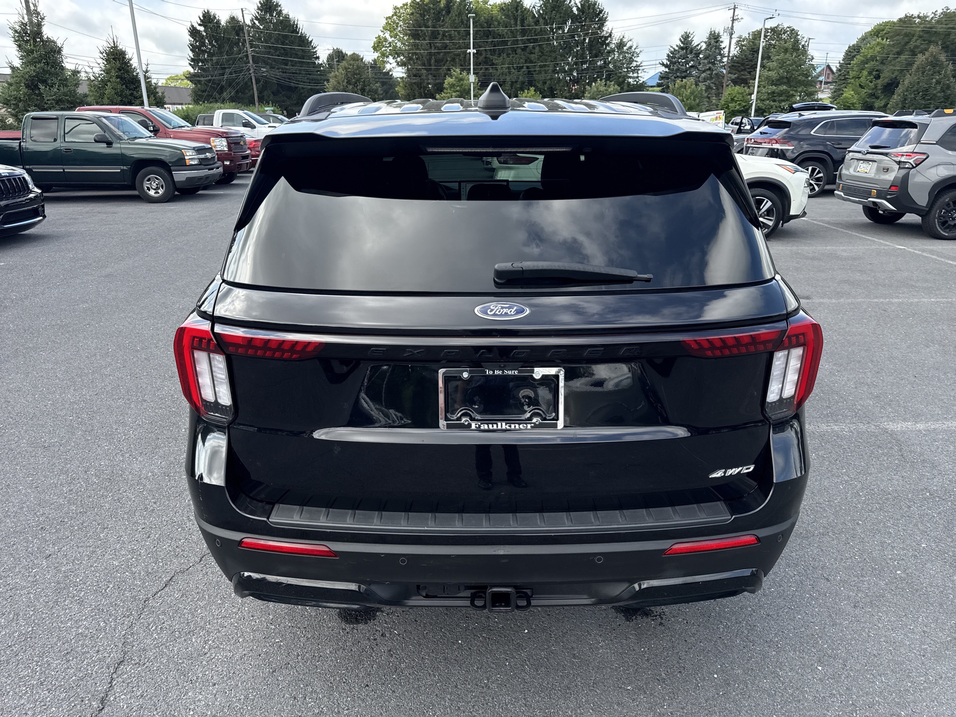 Used 2025 Ford Explorer ST-Line w/ ST-Line Street Pack AWD/4WD image 31