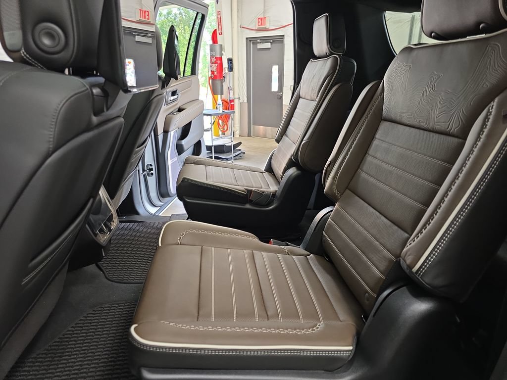 New 2026 GMC Yukon XL Denali Ultimate AWD/4WD image 15