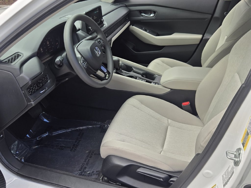 Certified 2025 Honda Accord LX image 11