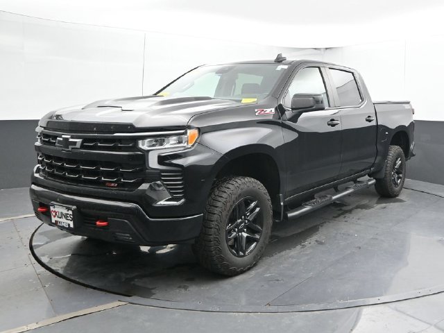 Used 2024 Chevrolet Silverado 1500 LT Trail Boss w/ Convenience Package II AWD/4WD image 6