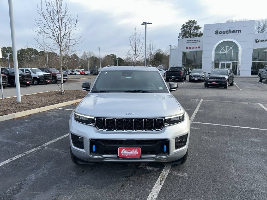 New 2024 Jeep Grand Cherokee Overland w/ Advanced Protech Group III AWD/4WD image 2