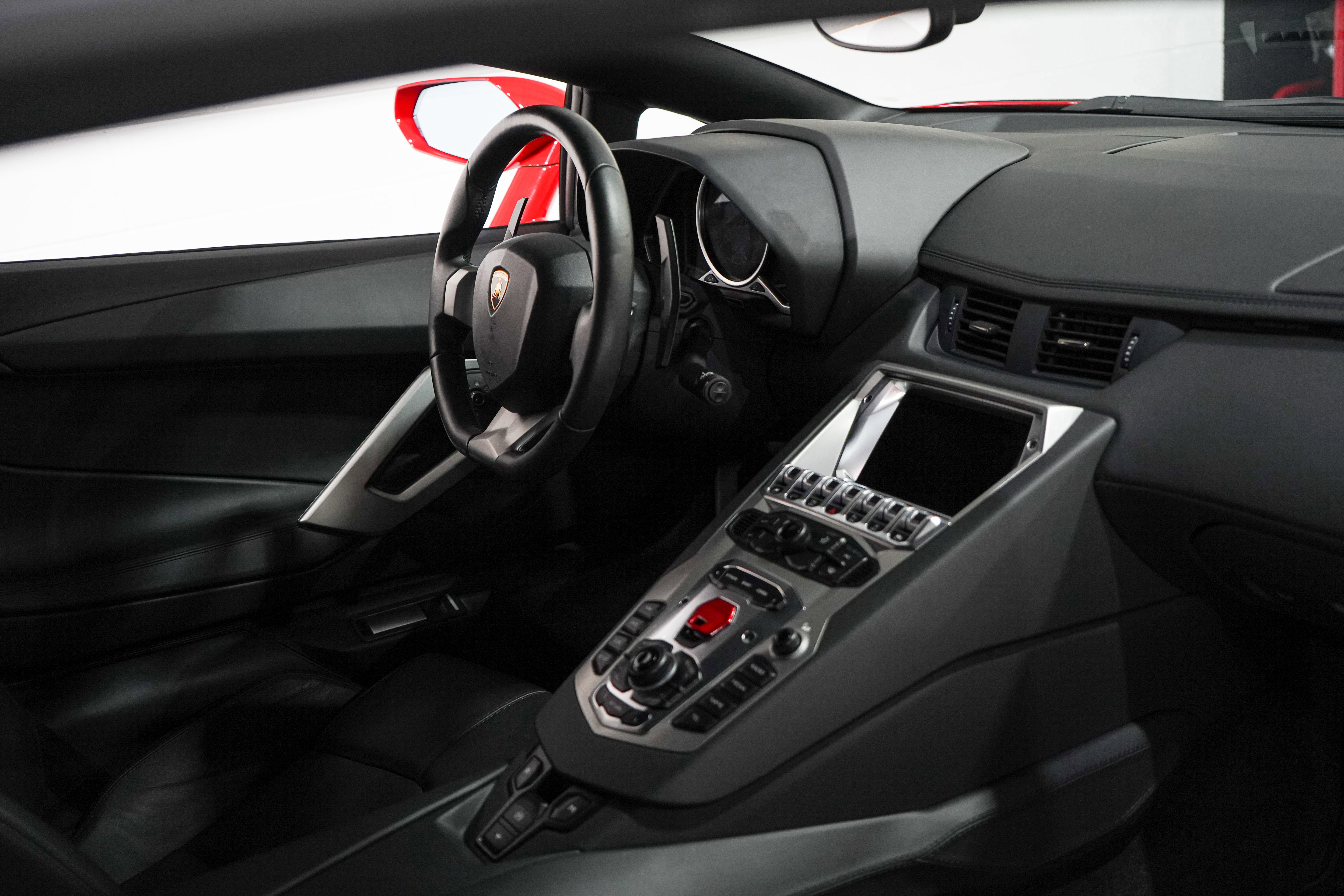 Used 2015 Lamborghini Aventador LP 700-4 AWD/4WD image 17