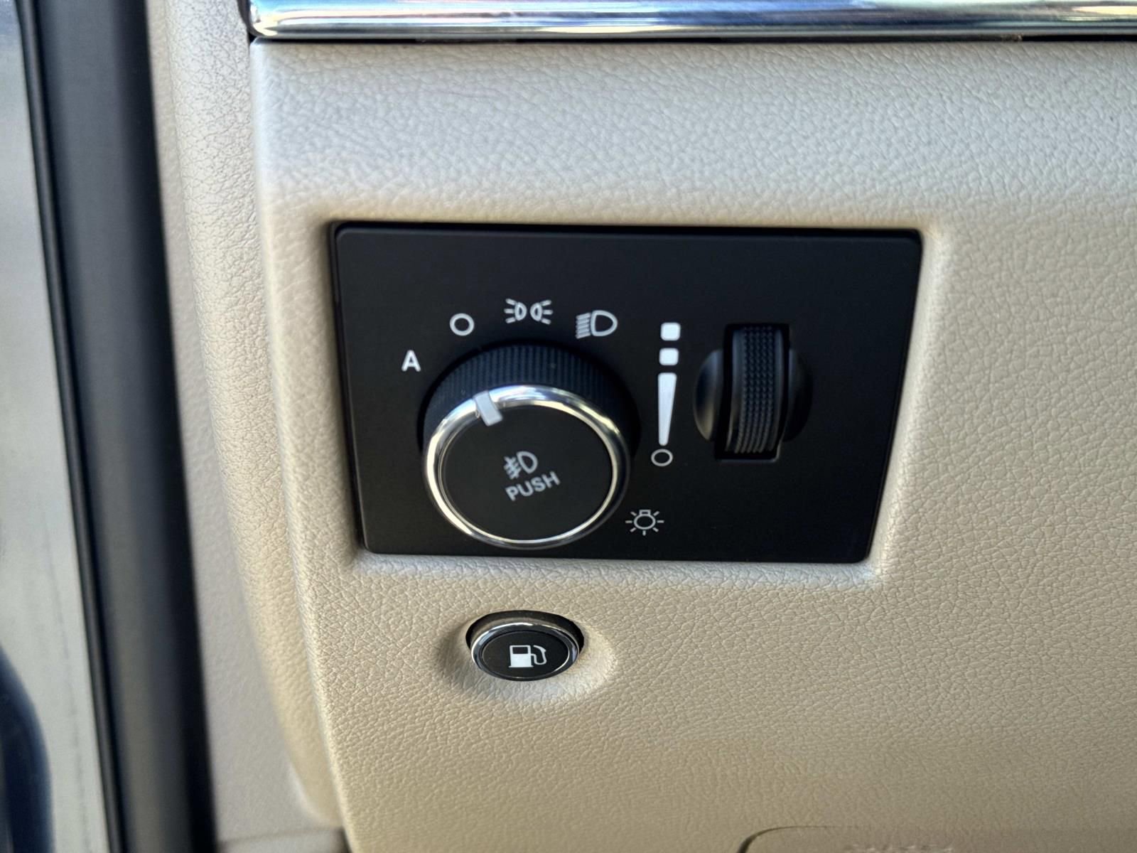 Used 2019 Jeep Grand Cherokee Overland image 22