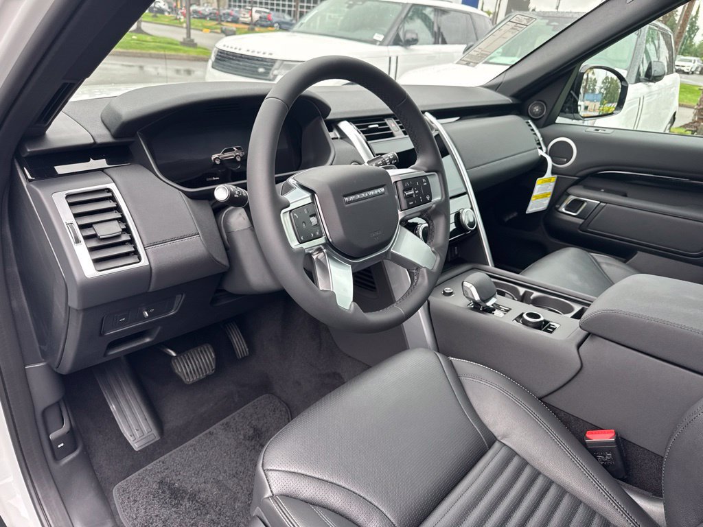 New 2026 Land Rover Discovery S AWD/4WD image 12