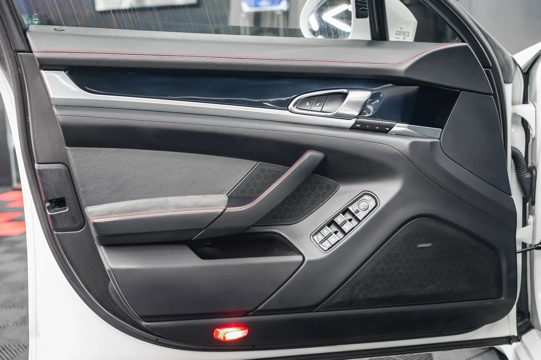 Used 2015 Porsche Panamera GTS w/ Premium Package Plus image 37