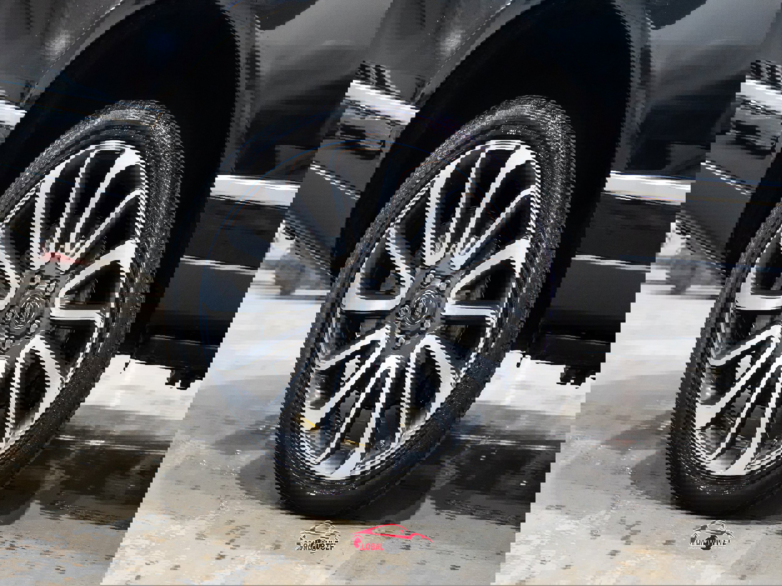 Used 2016 Land Rover Range Rover Autobiography image 11